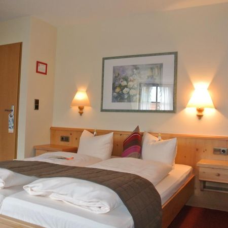 Akzent Hotel Am Bach Dettelbach Exterior photo