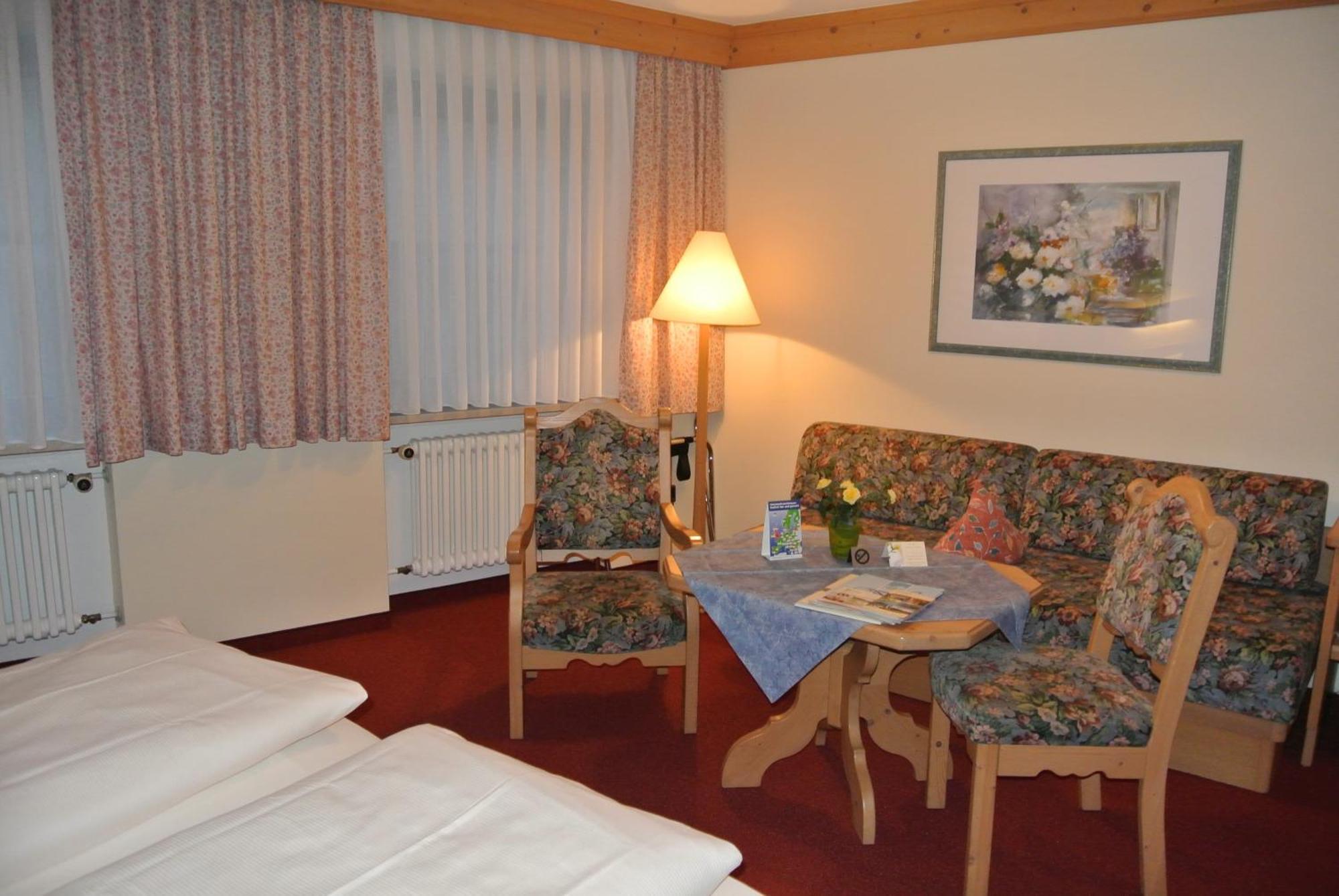 Akzent Hotel Am Bach Dettelbach Exterior photo